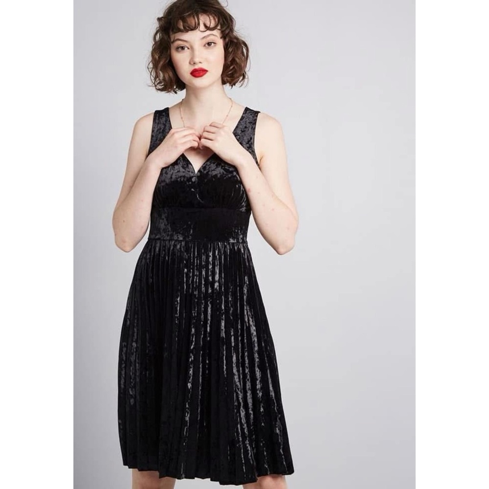 ModCloth Splendorous Spree Velvet Dress